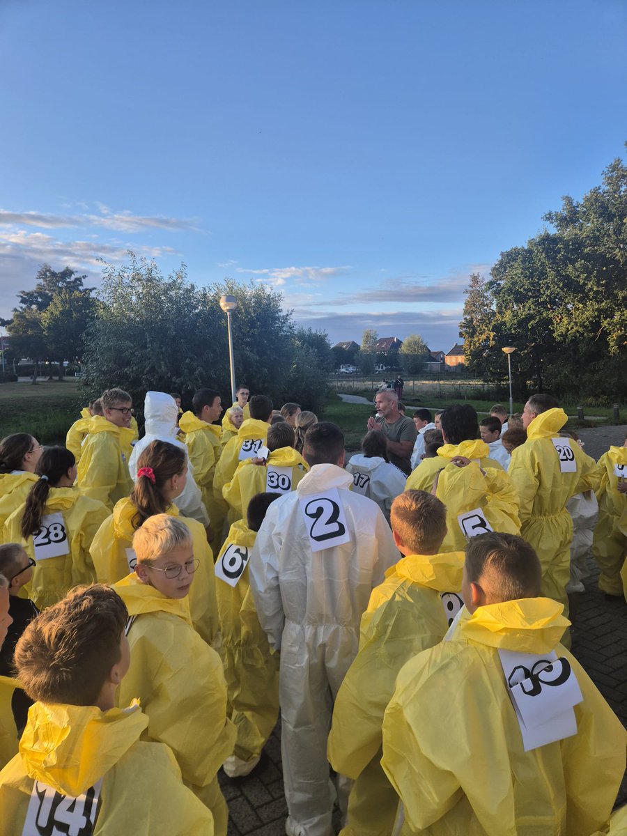 Wat een geweldige avond gehad met Hunted isw met Politie Urk.
Ruim 160 jongeren. 
En 20 deelnemers met Hunted +.
Op naar volgende jaar.
#caritas urk
Bedankt alle deelnemers het was een feest.