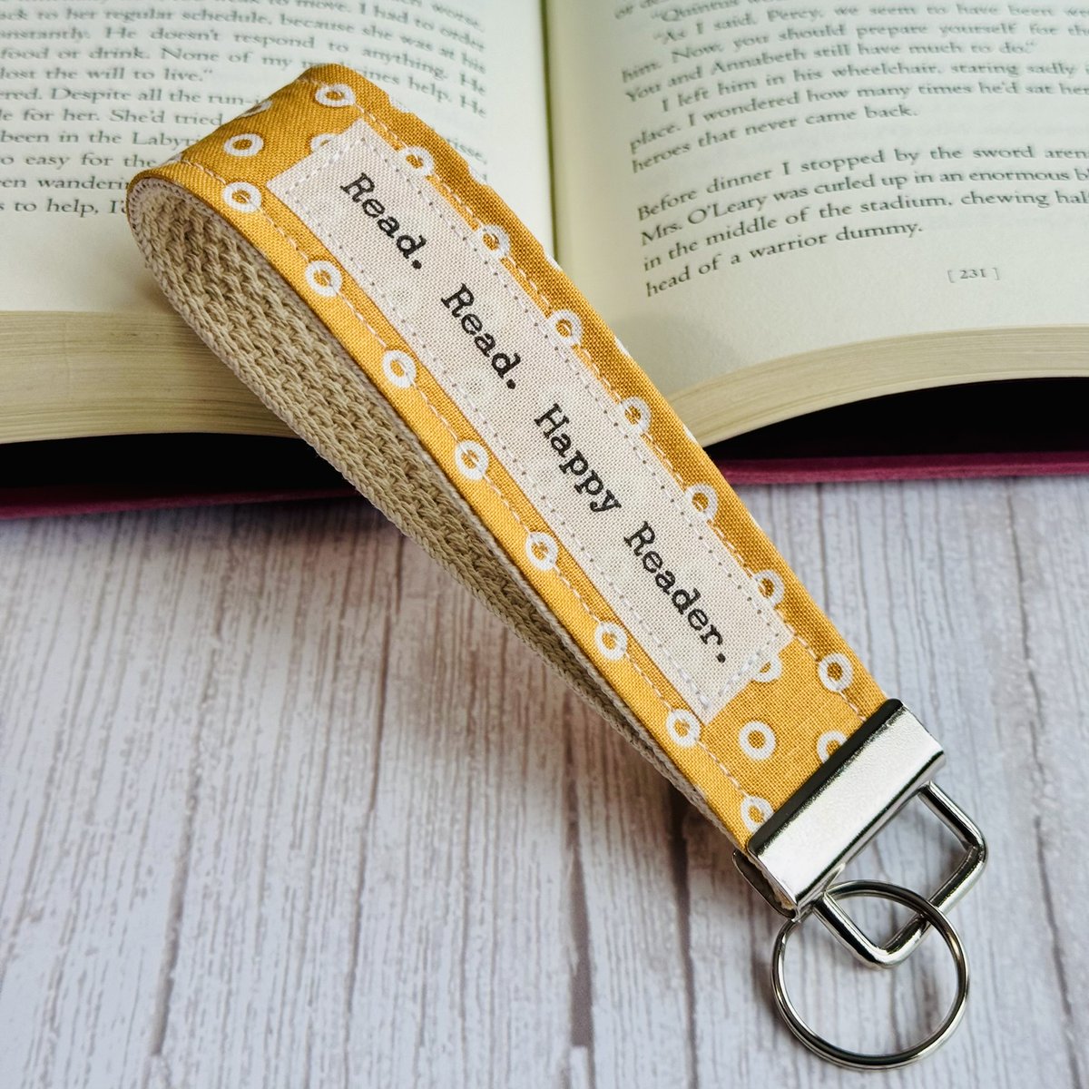 ilovebigbuttons's tweet image. 🍁 Fall Crafting Must-Haves!
🍂 #KeyFobHardware – Personalized keychains for back-to-school, gifts, or football season spirit gear.
🍂 #CoverButtons – Fabric-covered buttons are a fun way to add flair to clothing, handbags, or even decorative magnets!
ilikebigbuttons.com