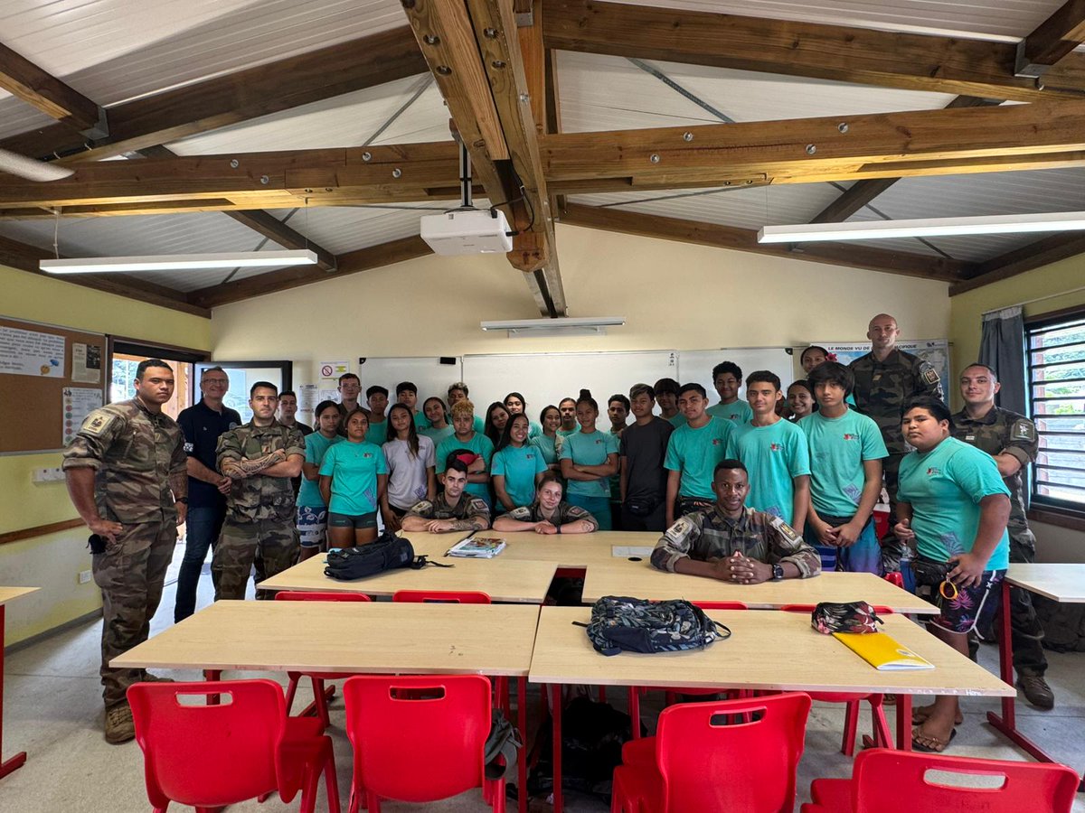 En août, nos marsouins ont partagé leur savoir-faire avec les classes Défense de Taaone, Paea et Taravao :
·  Secourisme &amp; PSC1
·  Soins au combat
·  Découverte des valeurs militaires
Un mois d’échanges, de motivation &amp; de citoyenneté
#RIMaPP #Jeunesse #ArméeDeTerre #Polynésie