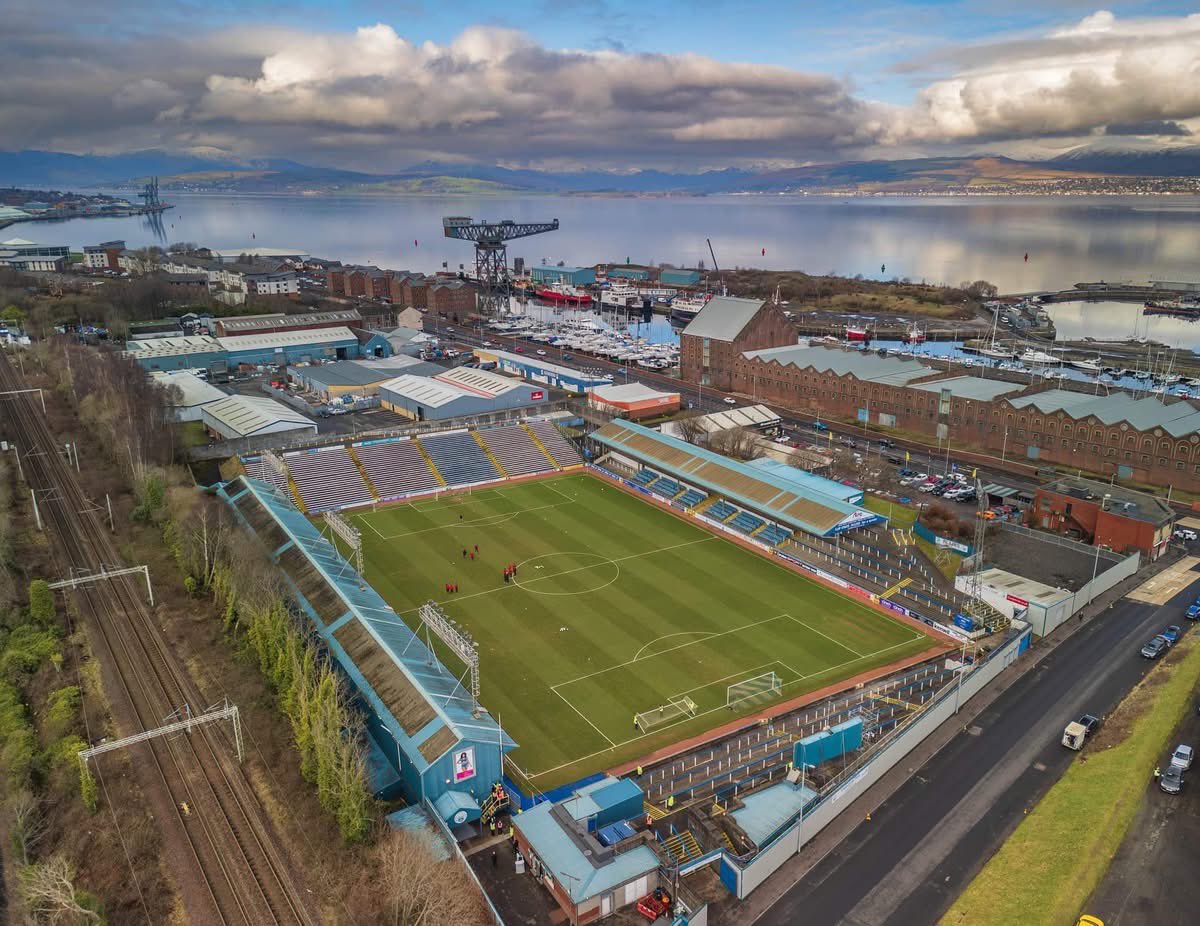 🏟️ Cappielow Park

📍 Greenock 🏴󠁧󠁢󠁳󠁣󠁴󠁿 
📶 Capacity 11,600
👕 Greenock Morton