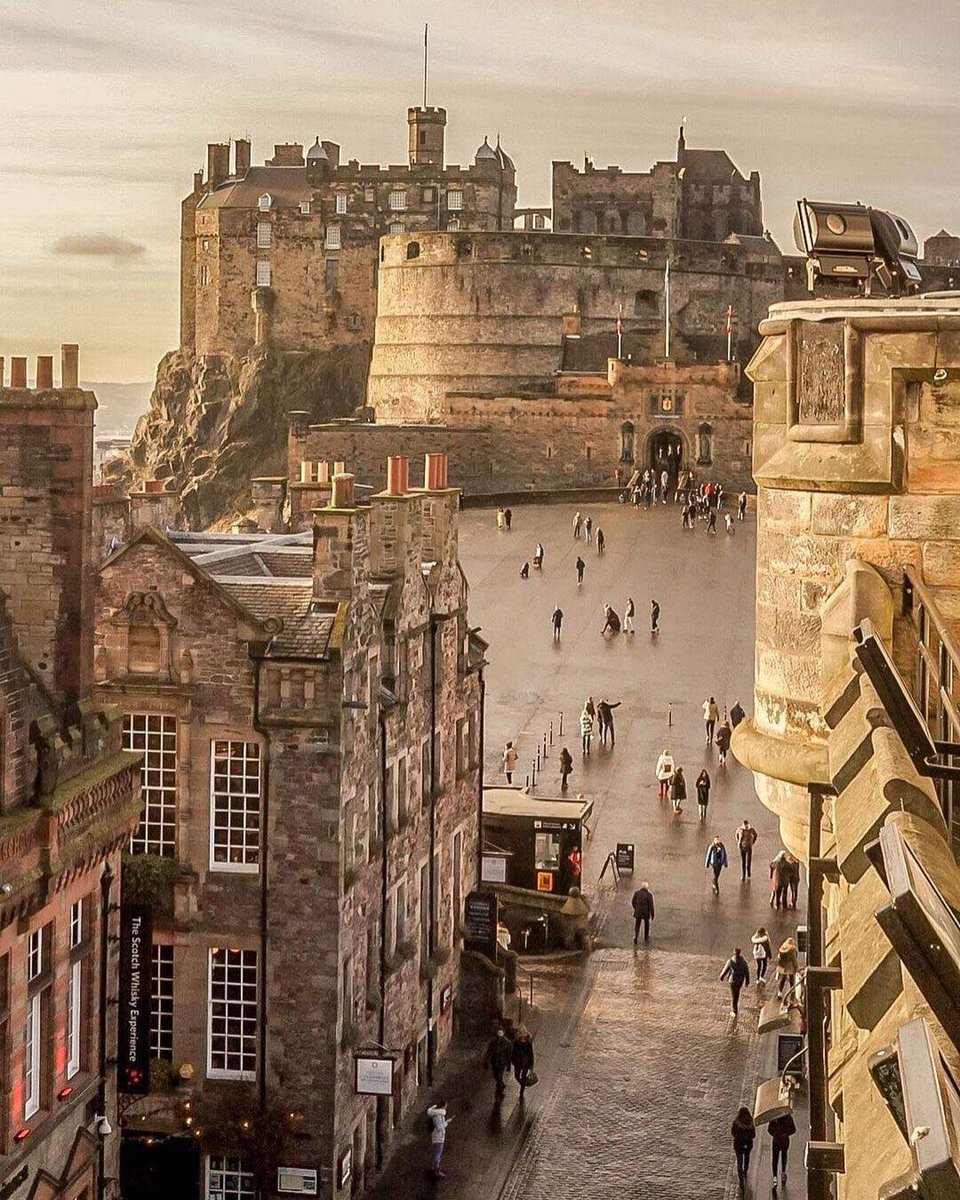 AMAZING Edinburgh Castle