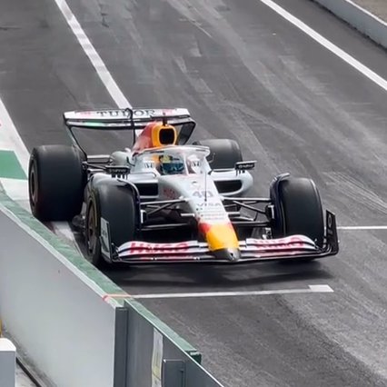 eman_murra's tweet photo. 👀Il Mistero del numero 40 !!...Durante i Test #Pirelli #Monza era presente anche #Ayumu #Iwasa in molti si chiedevano chi fosse quel numero 40 #RB...ha dovuto interrompere la sua sessione per un impatto contro il guard-rail. 65 Giri Miglior Tempo 1.23.951 #F1 #Italy https://t.co/4uc0X8MzA9