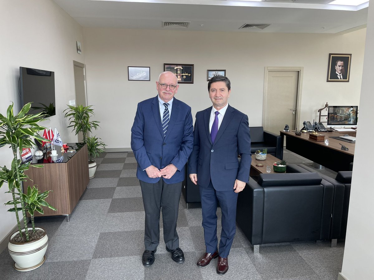 I was very glad to meet Barbaros Buyuksagna, Director General of Foreign Affairs of the Government of Istanbul. We talked about the many parallel experiences  between the sister cities of Mexico and Istanbul, and how to nurture collaboration on best practices of both megacities.