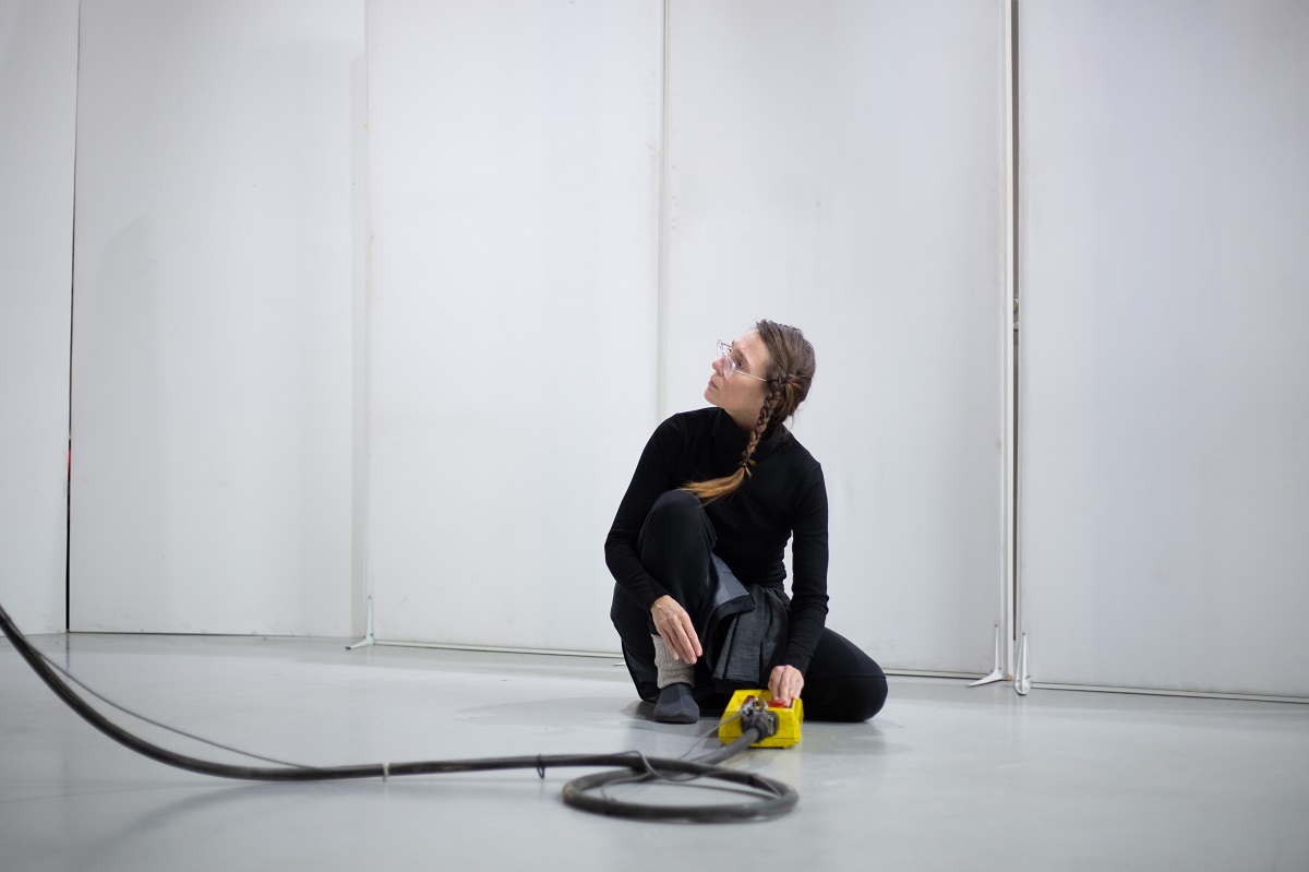 cycling74's tweet image. TOMORROW 🎛️  We are stoked to have special guest AGF (@poemproducer) joining us for Office Hours on Discord 🎤
🗓️ Wednesday 9/10 at 10am PT in the Max Discord 👩‍💻
🔗 discord.gg/RESRUHM5?event…

Photo by Inkeri Jäntti.

#maxmsp #maxmspjitter  #experimental #sounddesign #computermusic