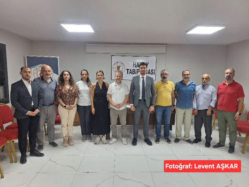 Hatay Tabip Odası Başkanı Dr. Sevdar Yılmaz ve yönetim kurulunu ziyaret ederek  sağlık altyapısından ASM sorunlarına kadar pek çok konuyu ele aldık. 

Hatay’ın sağlık hakkı için mücadeleyi hep birlikte sürdüreceğiz. 

Deprem sonrası en çok yükü sırtlanan hekimlerimizin