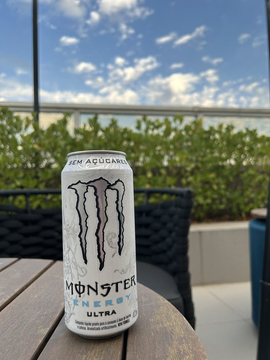 White monster and vibes on a rooftop in 🇧🇷
Doesn’t get much better than this. 
<a href="/TeamLiquid/">Team Liquid</a> is the 🐐for how they treat their players