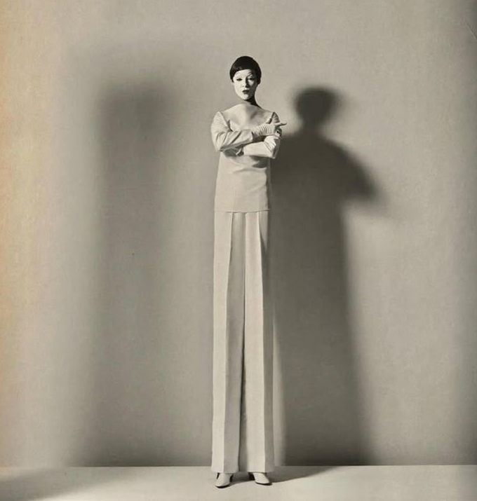 Murat_add2's tweet photo. Horst P. Horst
Tall Fashion, New York 1963
#horstphorst #photography https://t.co/DXDNhZ9Lev