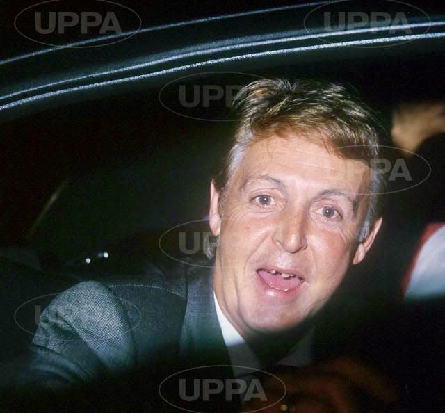 KTrain939913's tweet image. Today in Rock History 

September 10, 1999
Paul McCartney made headlines when he was seen at a New York City party without one of his front teeth. The crown had broken off while he was eating. This tooth had been lost in a motorcycle accident in 1967, and the crown had been in…