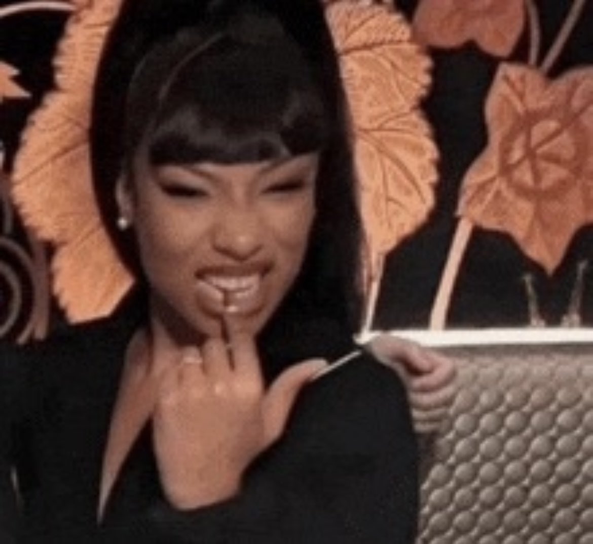 aaetherial's tweet image. all my patients this morning complimented my nails 🤭