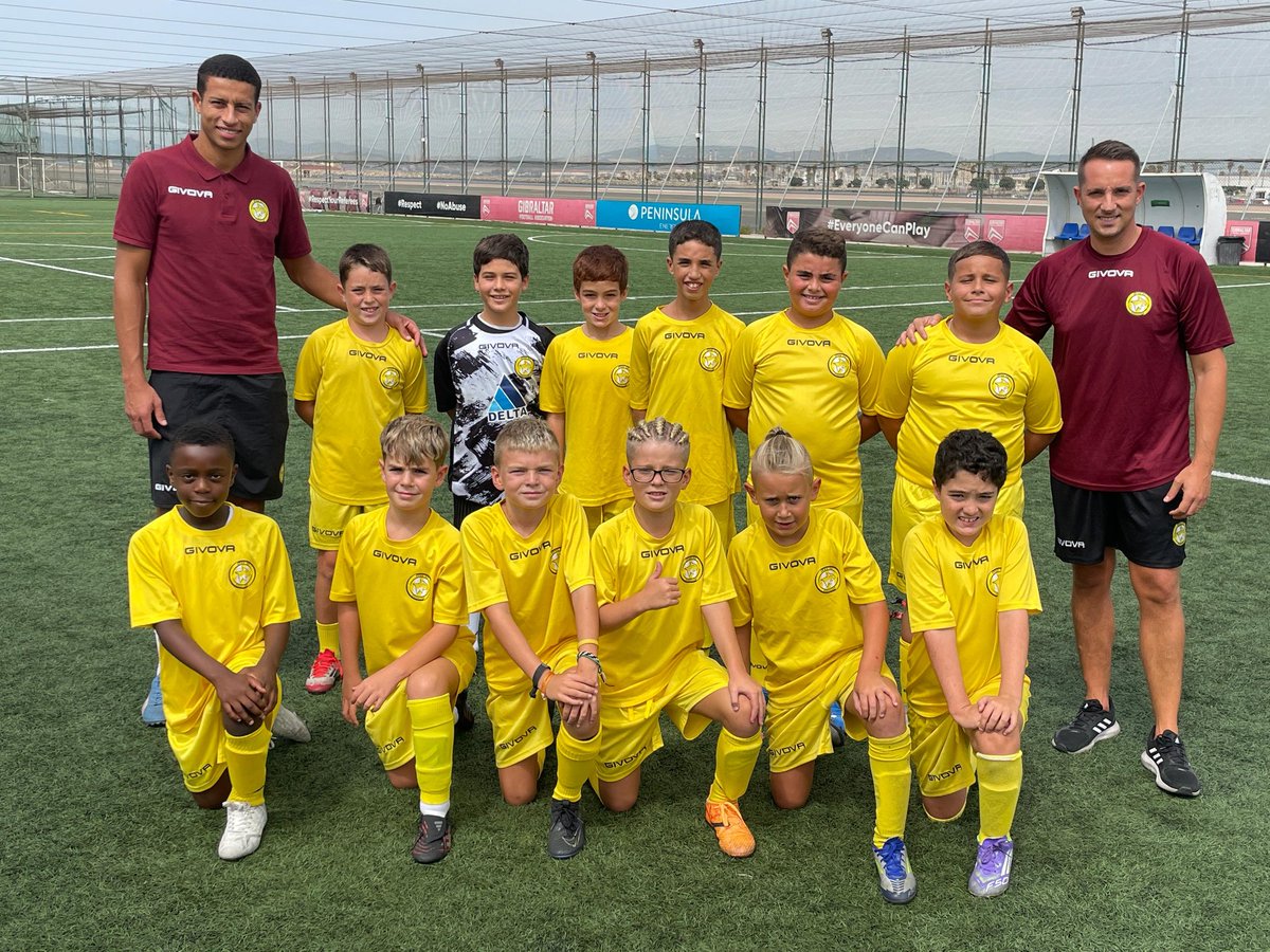 LYNX YOUTH⚽️💛

Our Lynx U10s Yellow coached by Stuart Cavilla &amp; Marcos Vinicius💪🏻

Our youth teams this year is sponsored by Delta💪🏻🌟

#weliveforever #onefamily #lynxfc #youthfootball #lynxyouth #football #gibraltar