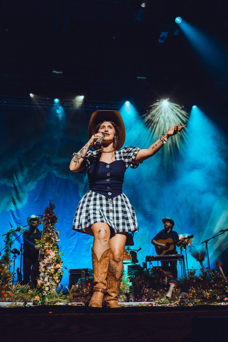 Sierra Ferrell tweet media