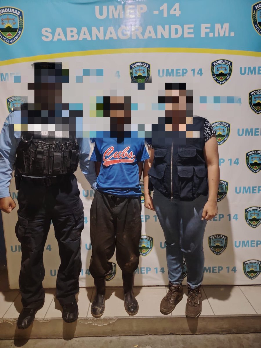 Umep14SBG's tweet photo. Policías de la UMEP-14 capturan a tres ciudadanos acusados de graves delitos por violación especial agravada, por explotación ilegal de recursos naturales y  estafa y tráfico de ilegales. https://t.co/aLP0DFoO04
