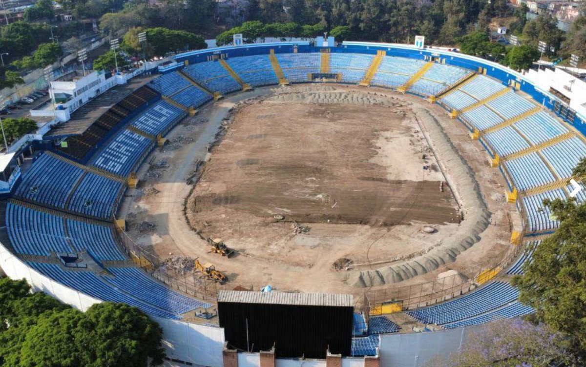 luisangelsas's tweet photo. 🚨 La remodelación del Estadio Nacional Doroteo Guamuch Flores no debió adjudicarse porque, según la misma Contraloría General de Cuentas, nació mal. Esto se debe a que quienes lo decidieron no tenían la experiencia: eran un mercadólogo, un abogado y un licenciado en cultura física. Fue adjudicado por Q32 millones