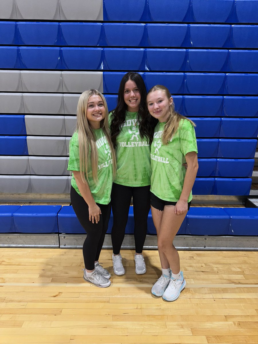 MiddieVball tweet picture