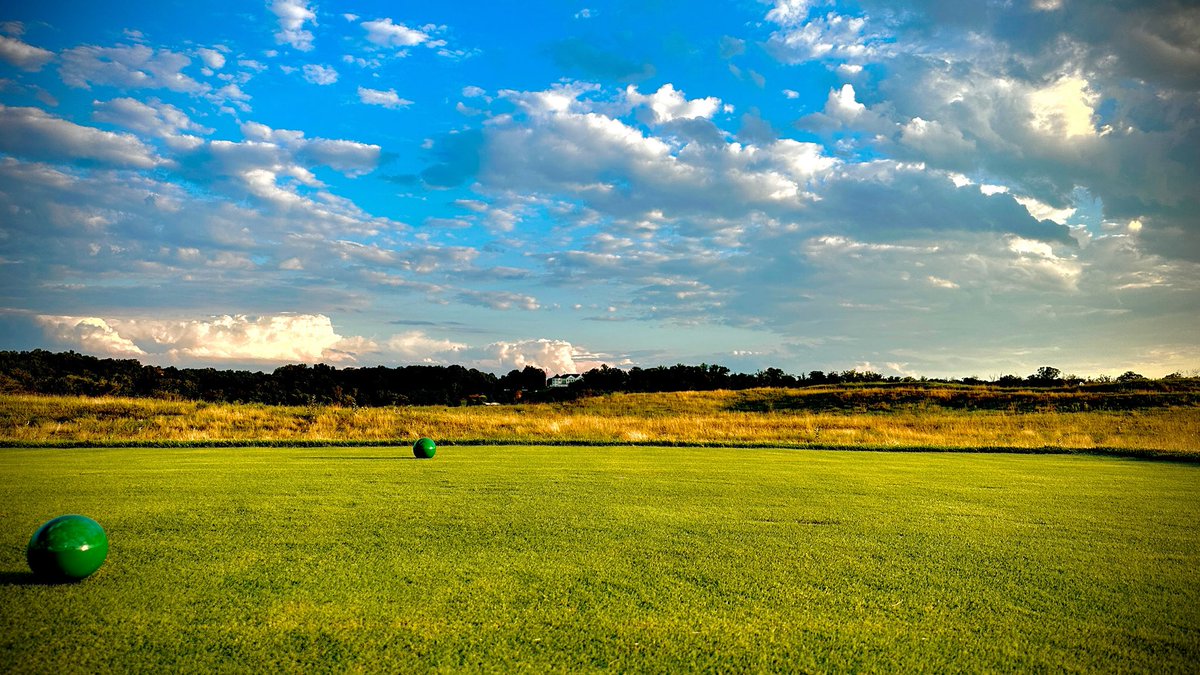 TrumpGolfDC's tweet image. September skies, crisp breezes and unforgettable rounds of golf. ⛳️ September weather at @TrumpGolfDC - we’re in love! #trumpgolf #trumpnationaldc #september #fallgolf