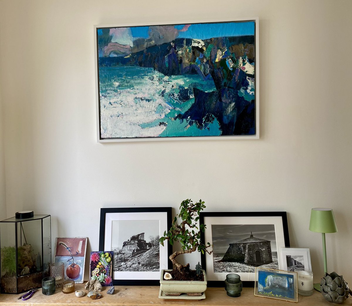 CrossEyedPiano's tweet image. Delighted with @marcyeats’ seascape ‘Hartland’, the latest addition to my kitchen gallery. It will bring daily joy! 

See more of Marc’s work here marc-yeats.com/paintings/exhi… #painter #artist