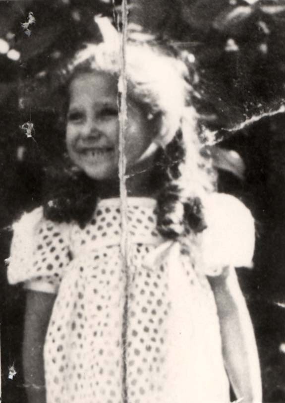 9 September 1938 | A Hungarian Jewish girl, Ágnes Noiman (Neuman), was born in Budapest.

In 1944 she was deported to #Auschwitz and murdered in a gas chamber.