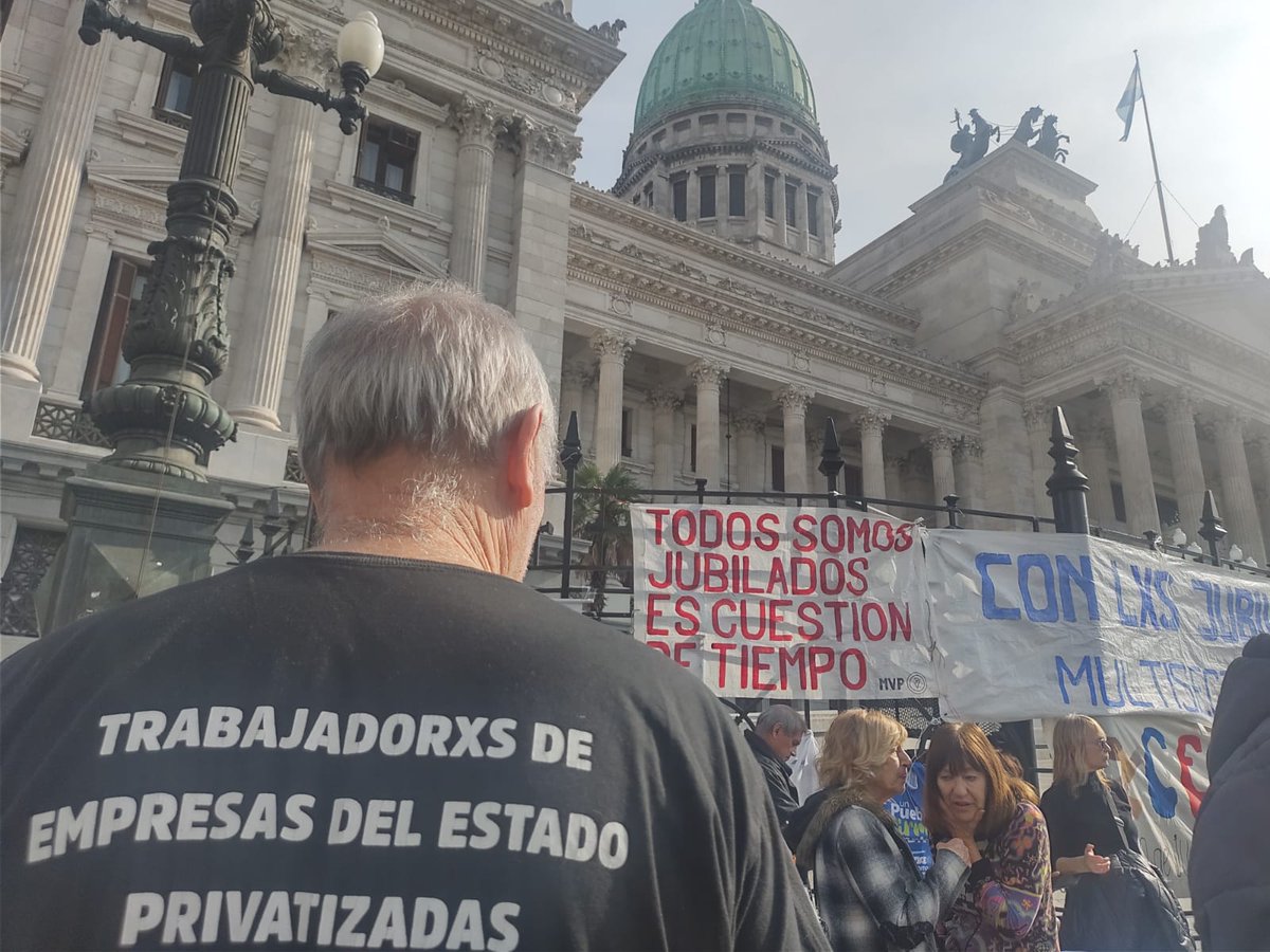 ExSegba's tweet photo. ✍🏻 Re-privatizaciones y una deuda histórica con los trabajadores de la energía eléctrica.
#Segba tres décadas de lucha 💪🏻
Gracias @_rebelion_org
Programa de Propiedad Participada
#Privatizaciones
https://t.co/BqayayIcRG https://t.co/cVEj9ZYG4T