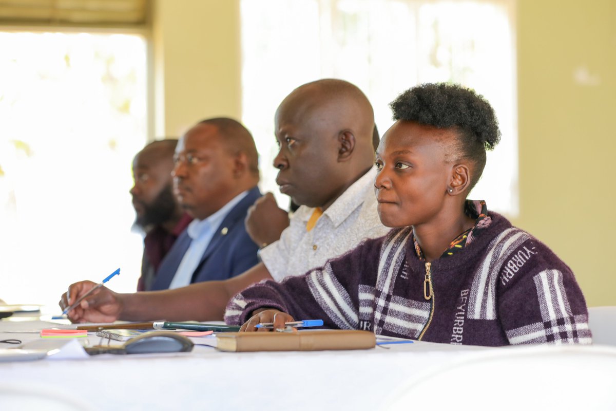 FAOUganda's tweet photo. Veterinary paraprofessionals (VPPs) are vital in preventive livestock healthcare in Uganda. Yet, without viable #businesses, the thankless job of VPPs is precarious.

@FAO is leading the establishment of a multi stakeholder platform to support VPPs' business #growth prospects. https://t.co/lympCadEdL