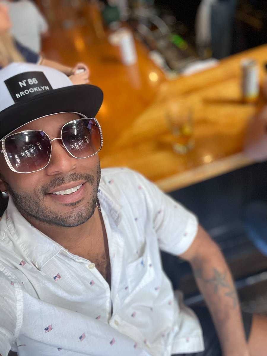 I do take normal pictures lol