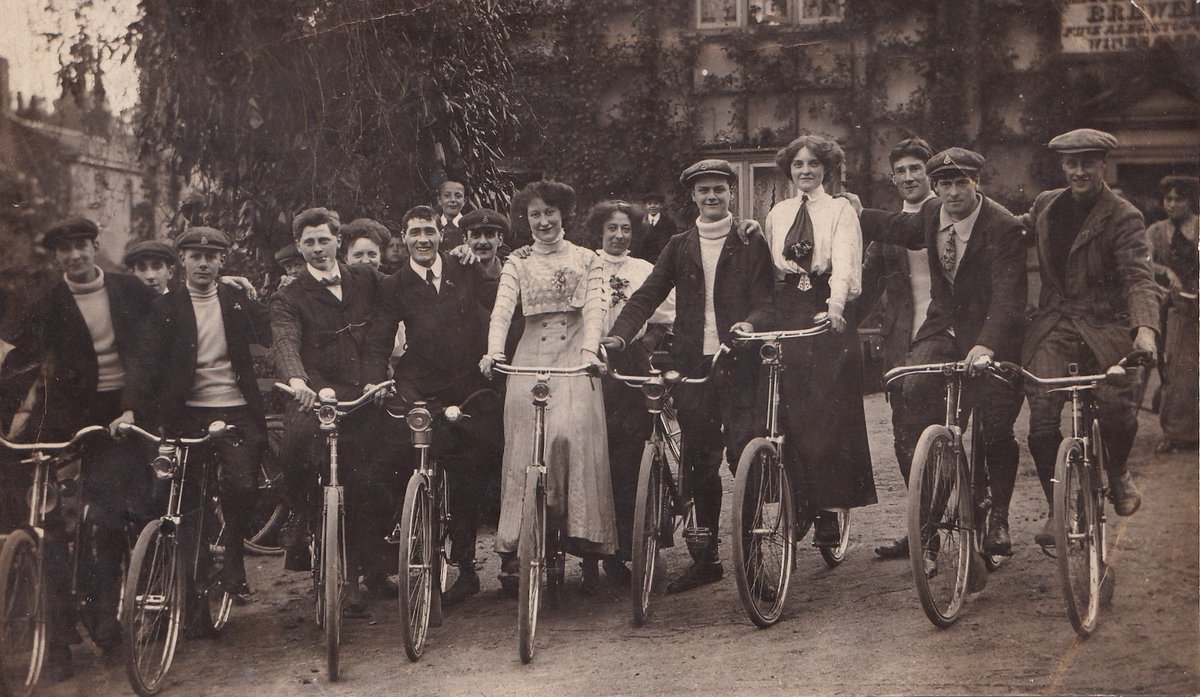 🤩Did you know that as the gateway to Epping Forest, Forest Gate was the epicentre of cycling in the late 19th century?

Forest Gate manufactured more bikes than anywhere else in London!

Join a FREE guided heritage cycle this Saturday to learn more

Book newhamheritagemonth.org/events/full-cy…