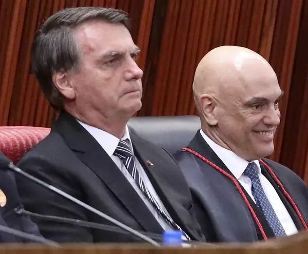 PESQUISAS E ANÁLISES ELEIÇÕES (@pesquisas_elige) on Twitter photo 🚨BOMBA: Esquerda sai às ruas para comemorar que o ex-presidente Bolsonaro (PL) MORREU politicamente. Vocês têm a missão de fazer essa postagem ultrapassar 1 milhão de visualizações. Quantos comentários consigo com BOLSONARO MORREU? É a hashtag de hoje!🇧🇷👍😎🇺🇲💣 🚨BOMBA: Esquerda sai às ruas para comemorar que o ex-presidente Bolsonaro (PL) MORREU politicamente. Vocês têm a missão de fazer essa postagem ultrapassar 1 milhão de visualizações. Quantos comentários consigo com BOLSONARO MORREU? É a hashtag de hoje!🇧🇷👍😎🇺🇲💣