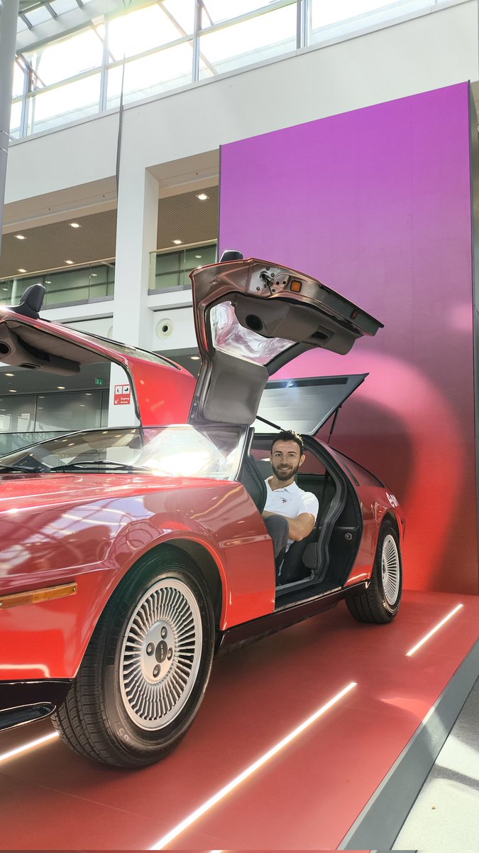 DeLorean DMC-12 auf der IAA Mobility 2025 als E-Auto? Würdet ihr ihn euch kaufen, wenn er so hergestellt werden würde? Bleibt dran! In den nächsten Tagen folgt jede Menge Content von der IAA Mobility
#iaamobilitymunich #iaamobiliy2025 #delorean #deloreantimemachine #deloreandmc12