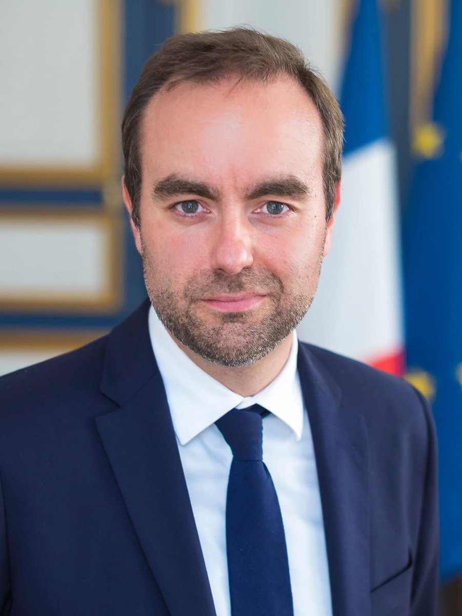 Amandine Rodrigues (@amandine_rebord) on Twitter photo Sincères félicitations à notre nouveau Premier ministre, cher <a href="/SebLecornu/">Sébastien Lecornu</a> 👏 Espérons que les partis politiques sauront s'unir autour d'un accord d'intérêt général pour les 18 prochains mois, comme le porte <a href="/GabrielAttal/">Gabriel Attal</a>.
Notre pays n'a plus de temps à perdre !
<a href="/Renaissance__13/">Re𝗻𝗮𝗶𝘀𝘀𝗮𝗻𝗰𝗲 des Bouches-du-Rhône</a> Sincères félicitations à notre nouveau Premier ministre, cher <a href="/SebLecornu/">Sébastien Lecornu</a> 👏 Espérons que les partis politiques sauront s'unir autour d'un accord d'intérêt général pour les 18 prochains mois, comme le porte <a href="/GabrielAttal/">Gabriel Attal</a>.
Notre pays n'a plus de temps à perdre !
<a href="/Renaissance__13/">Re𝗻𝗮𝗶𝘀𝘀𝗮𝗻𝗰𝗲 des Bouches-du-Rhône</a>