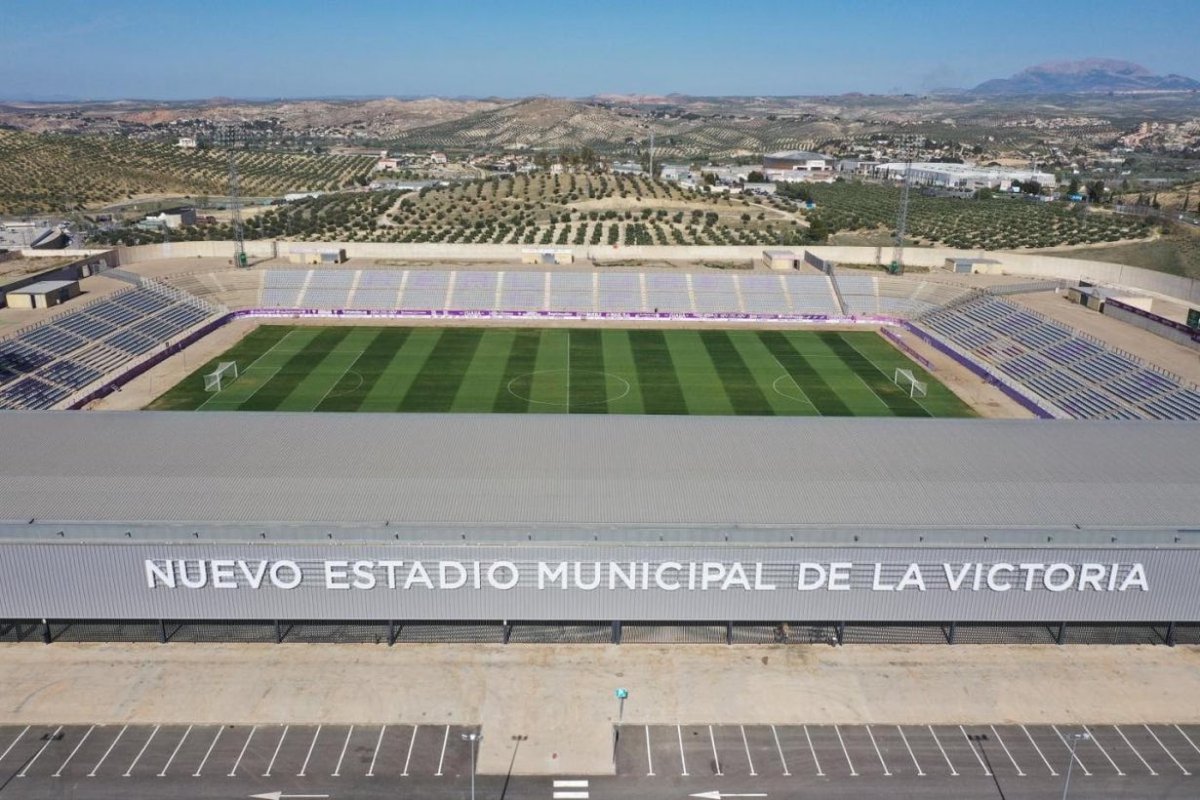 Una gran noticia para JAÉN y para el <a href="/RealJaenCF/">Real Jaén C.F.</a> 

Fomento y Promoción del Real Jaén ha sido la única empresa que ha optado a la concesión demanial del estadio de La Victoria. 

Esto significa que el estadio tenga su uso para el principal club de la ciudad y que los gastos de