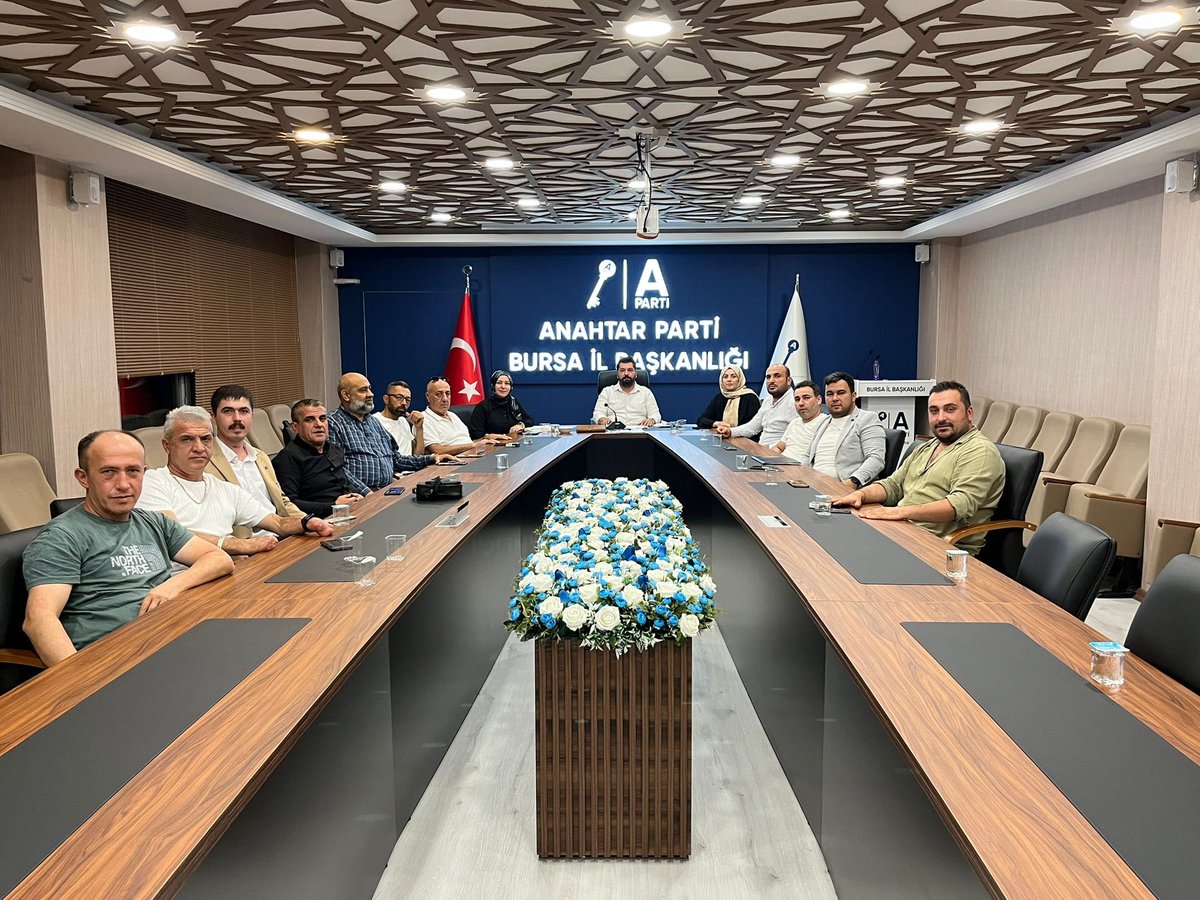 Haftalık olağan Yönetim Kurulu toplantımızı gerçekleştirdik.
- Üye çalışmaları ,
- Ülke gündemi ,
- Politika Başkanları çalışmaları ,
Toplantımıza katılım sağlayan tüm yönetim kurulu üyelerimize teşekkür ederiz.