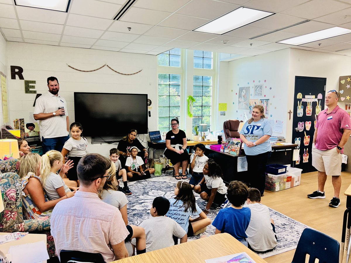 stpeters_colasc's tweet image. We loved welcoming parents to join us in celebrating the beginning of our 3rd grade writing journey! 📝💡📚
#WeLoveStPeters #CelebratingLearning #ThirdGrade #CatholicEducation