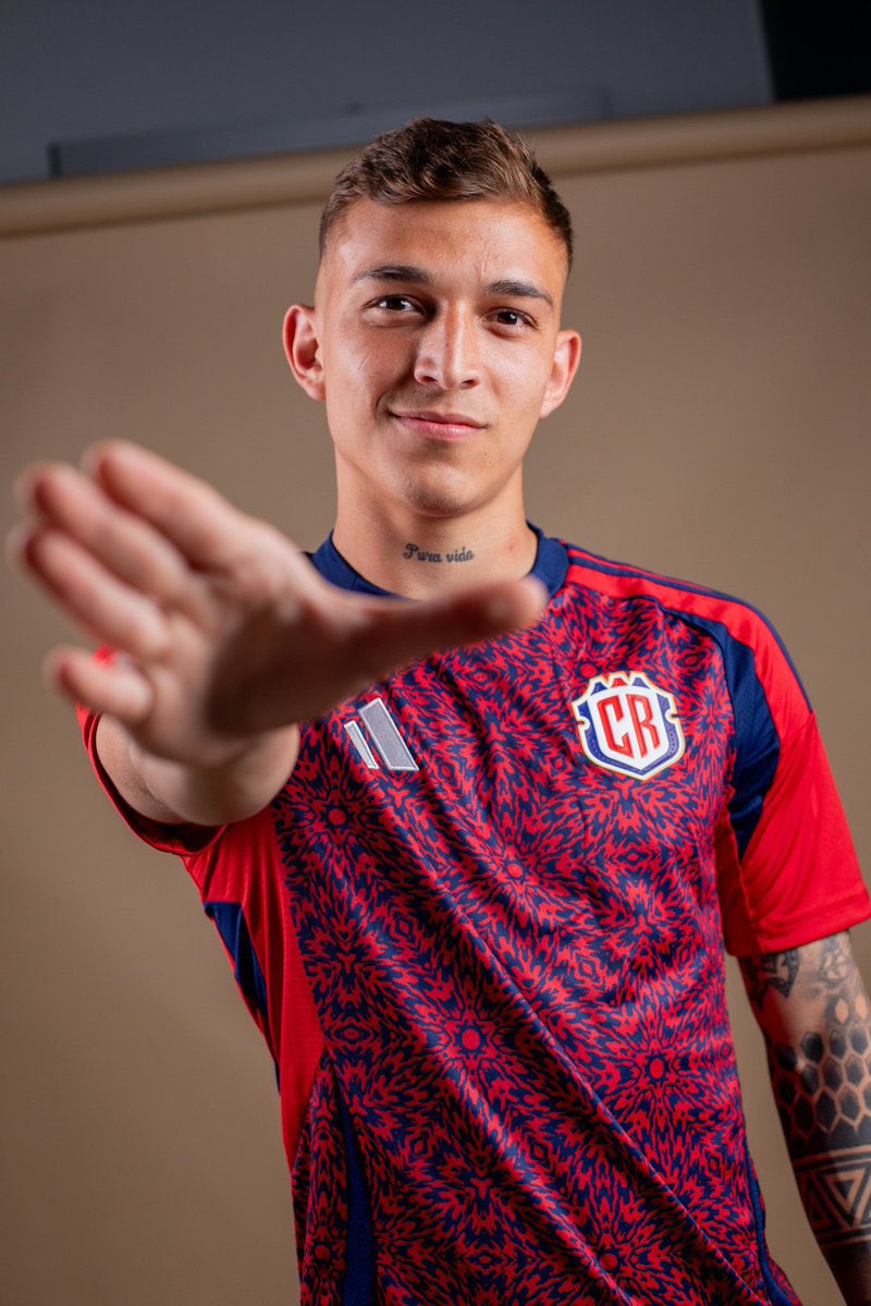 Golazo y asistencia top en 40 minutos. KENNETH VARGAS 🇨🇷🔝