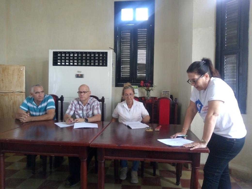 En la tarde de hoy se realizan las conclusiones de la visita integral al municipio de Camajuaní.  Fueron visitados CMF,  Policlínicos y Hogar Materno. Se dejan indicaciones para continuar mejorando los procesos. 
#CubaPorLaVida
#VillaClaraConTodos