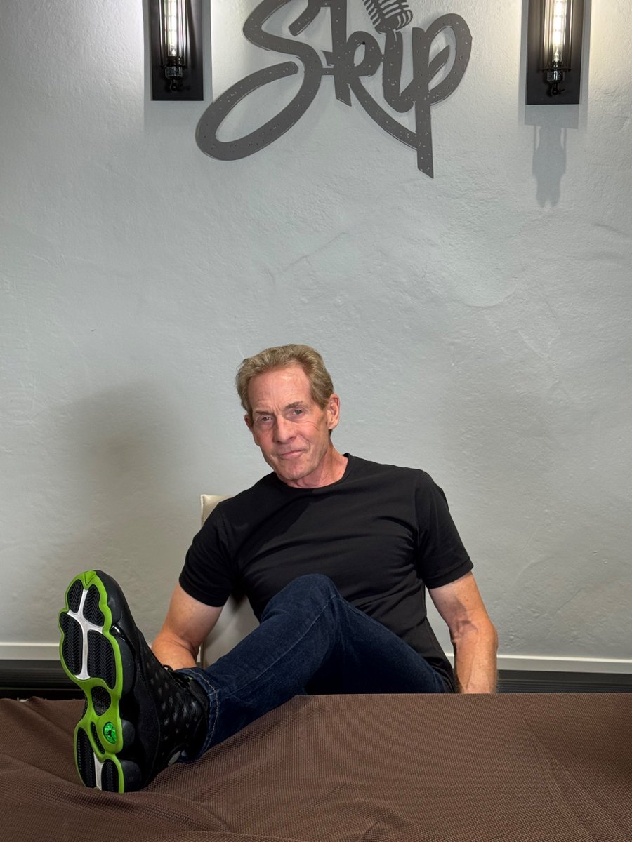 RealSkipBayless's tweet photo. I can’t lose in these shoes. MJ FOREVER. #DripBayless
Today’s “Skip Bayless Show”: MICAH MADNESS IS DRIVING ME MAD! DAK FINALLY SHOWED LEADERSHIP VS JALEN CARTER. NO, LAMAR, NO. TRAVIS HUNTER SHOULD BE TWO-WAY GREAT.
Link in bio. https://t.co/qkuvHVlokW