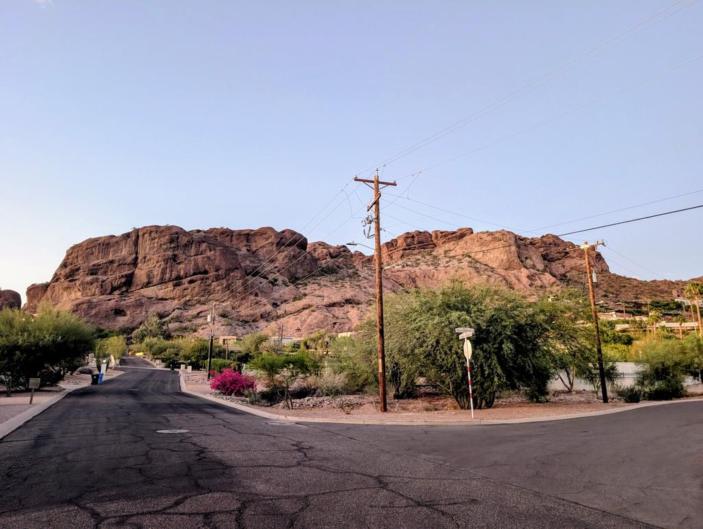 HillaryHutton's tweet image. Tonight&apos;s walk. 
#CamelbackMountain
#Phoenix