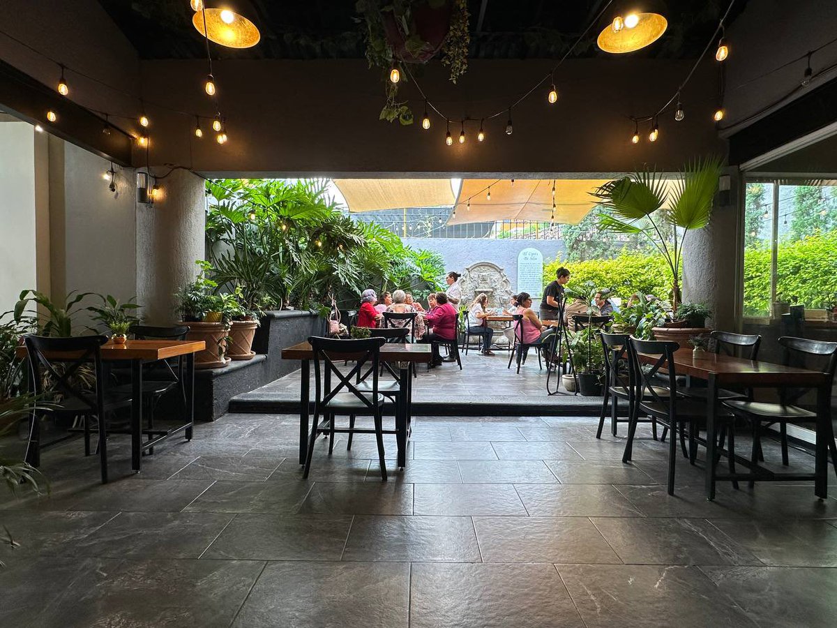 webcamsdemexico's tweet photo. En Niumi Café Querétaro ya pueden disfrutar tapas todos los martes 🥘✨, mientras nos preparamos para el Concurso de Pinchos y Tapas.
Un plan perfecto para descubrir nuevos sabores y enamorarse del lugar. 🌿☕
#NiumiCafe #TapasQuerétaro #ConcursoDePinchos #AmoQuerétaro https://t.co/Uy0tI3QaQv