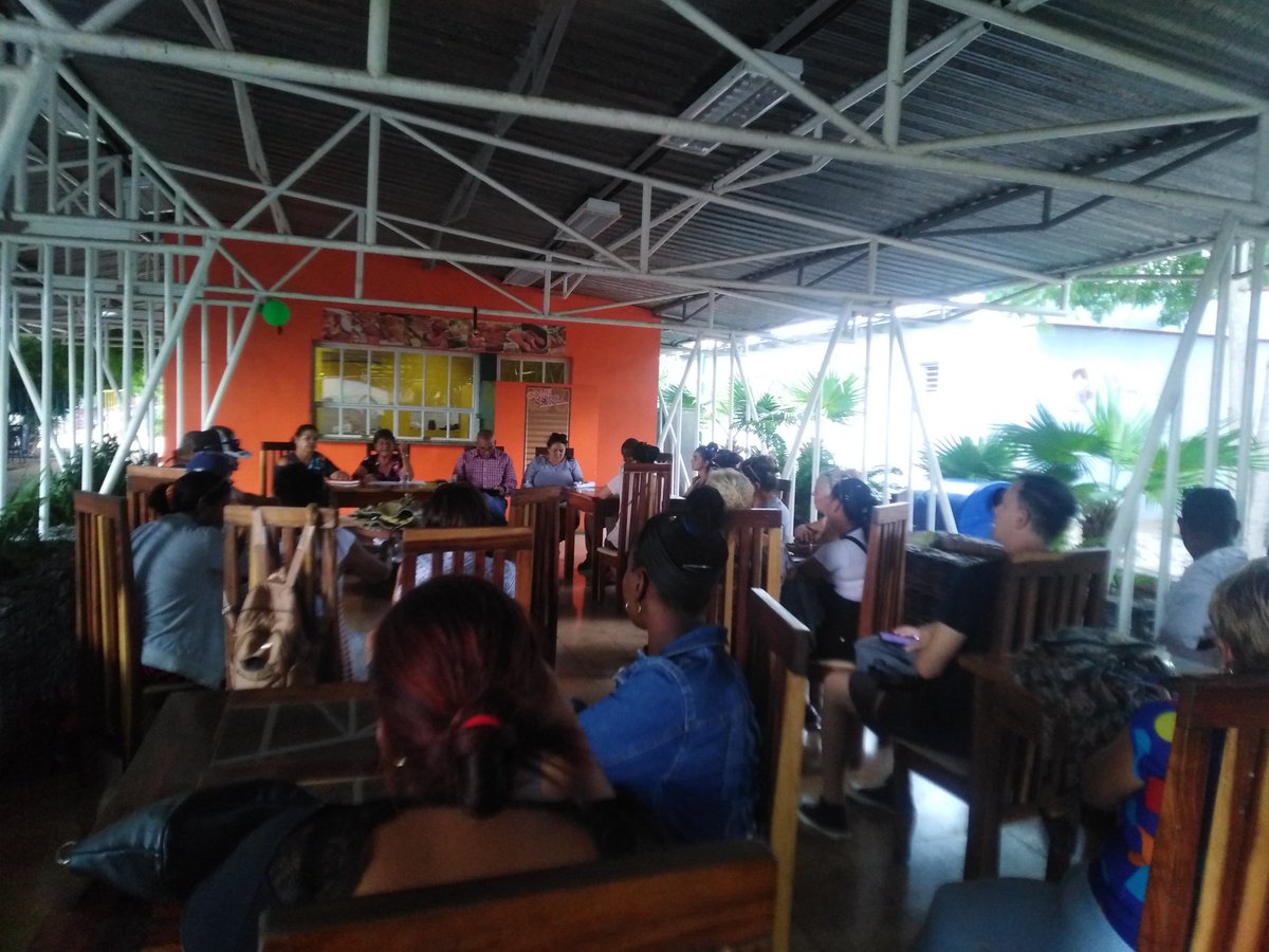 AsmbleaMu94569's tweet image. Reunión del consejo popular La Matilde en Artemisa con la presencia del diputado y Presidente de la AMPP @cantillo_euler.
#PoderPopular #PoderDelPueblo