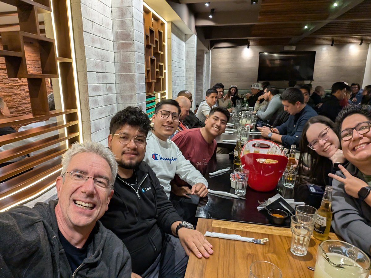 ThomasBurkhartB's tweet image. First day of #FlutterConfLATAM and I am so happy to be here and meet so many lovely people #Flutter
