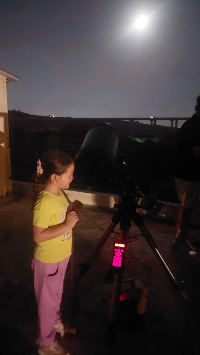 2025 Aile Yılı kapsamında Mersin Mezitli İlçe Milli Eğitim Müdürlüğü bünyesinde tüm bölge öğrencilerine  hizmet vermekte olan, Mersin Bilim Köyü tarafından düzenlenen "Ay Gözlemi" etkinliğimiz tamamlandı. 
<a href="/tcmeb/">Millî Eğitim Bakanlığı</a> 
<a href="/MersinValiligi/">Mersin Valiliği</a> 
<a href="/valiatillatoros/">Atilla Toros</a> 
<a href="/MersinMEM/">Mersin İl Millî Eğitim Müdürlüğü</a> 
<a href="/fazilet_durmus/">Fazilet Öğretmen 🇹🇷</a>