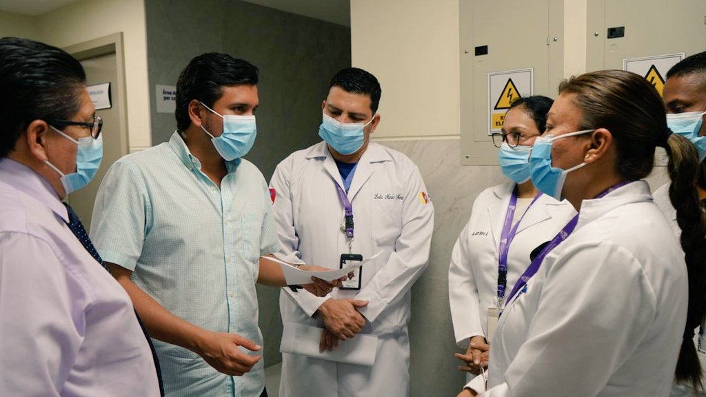 En otros, como <a href="/HEP_Zona4/">Hospital de Especialidades Portoviejo 🇪🇨</a> y <a href="/HRZManta/">Hospital Rodríguez Zambrano 🇪🇨</a>, la visita fue grata: constatamos avances importantes que fortalecen nuestro sistema de salud y el compromiso de su personal.

Gracias a todos quienes sostienen día a día este esfuerzo. Con ustedes seguimos construyendo el #ElNuevoEcuador
