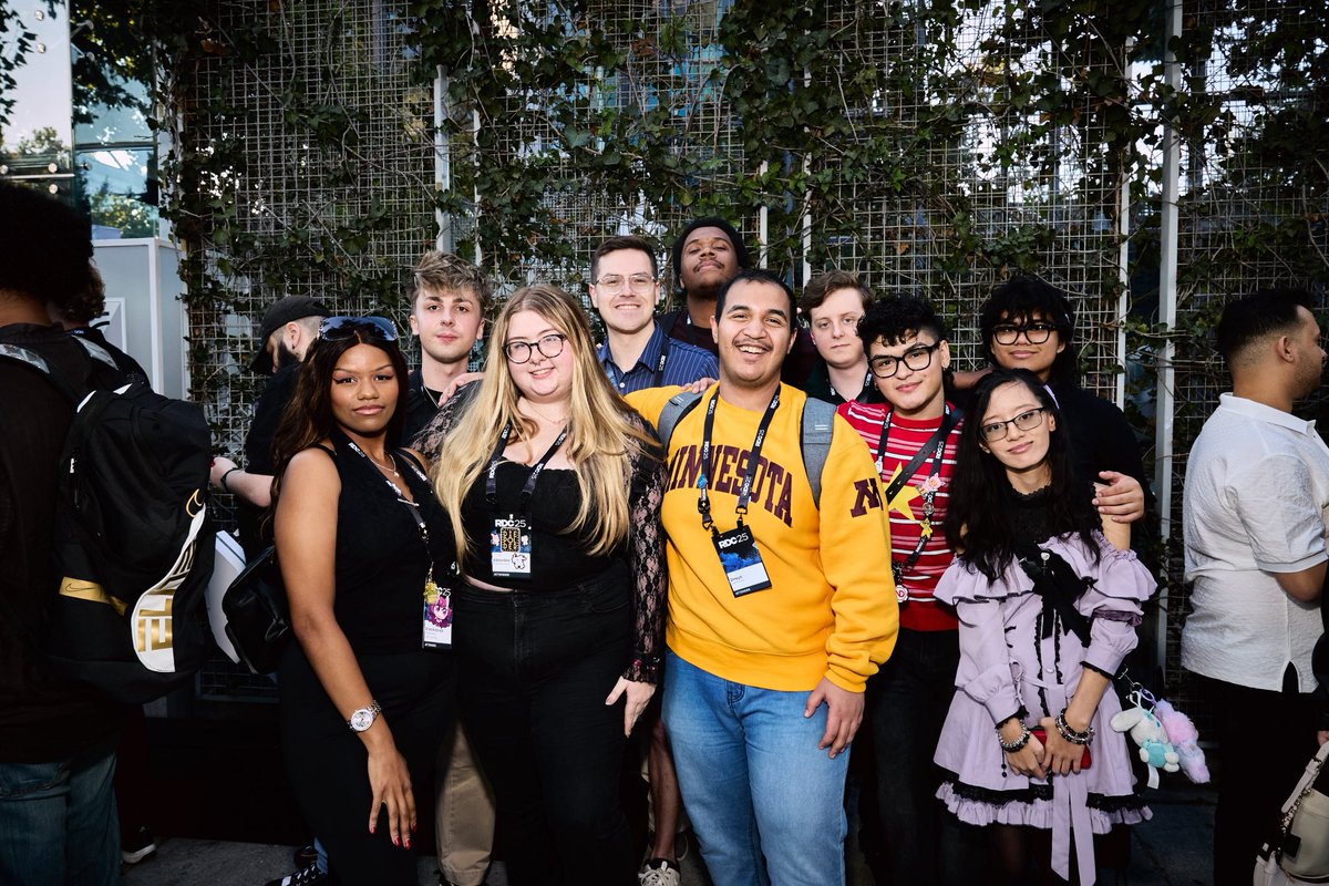 danielh_roblox's tweet image. I had a blast seeing at #RDC25! So good to see so many new friends and old. Especially fun to spend time with the @diepolderclub crew, jump out of a plane, and not kick any giant beachballs 😅!