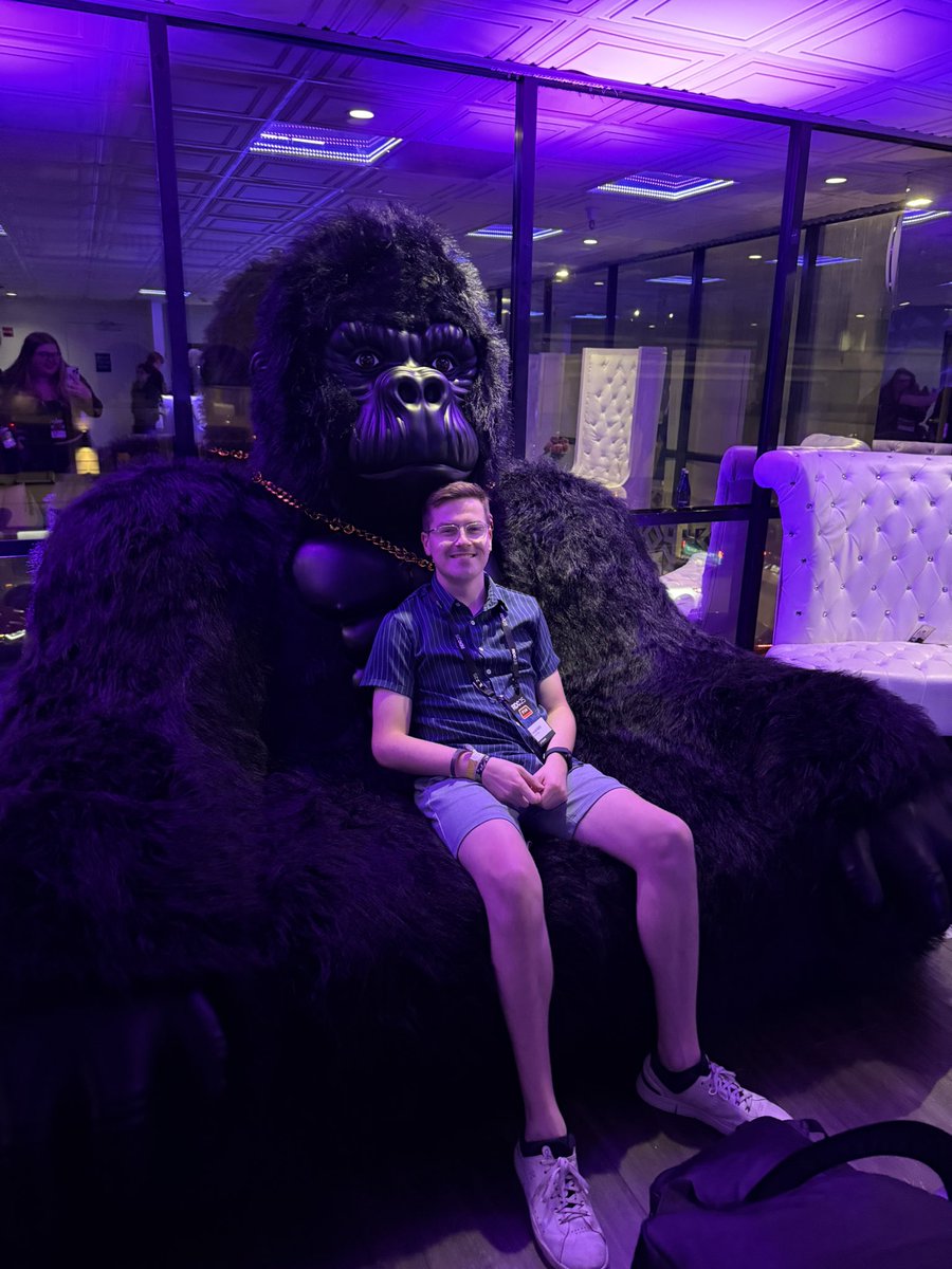 danielh_roblox's tweet image. I had a blast seeing at #RDC25! So good to see so many new friends and old. Especially fun to spend time with the @diepolderclub crew, jump out of a plane, and not kick any giant beachballs 😅!