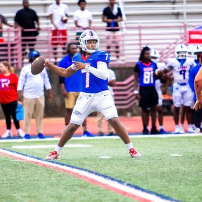 <a href="/bigplayray_3/">RayShaun Parks QB 2026</a> stat line: 

10/10 passing, 286 yards, 5 TDs
3 rushes, 38 yards, 1 TD
All in just two quarters 😳

Youtube: youtube.com/shorts/zs4hz_Z…