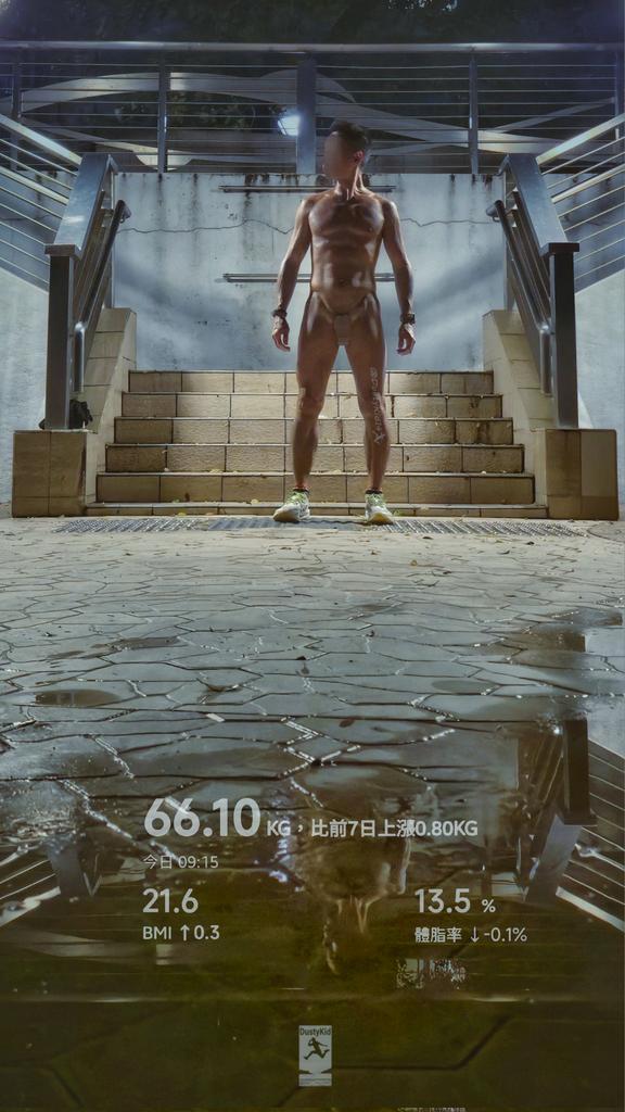 🏃🏾🏃🏽‍♂️🏃🏾努力鍛練，繼續減磅🏃🏽‍♂️🏃🏾🏃🏽‍♂️

我變做了鋼鐵 但未完全勝利
無人晚上會記起
我都想可以脆弱到 仿似瓷器
極易碎那顆心 就如玻璃