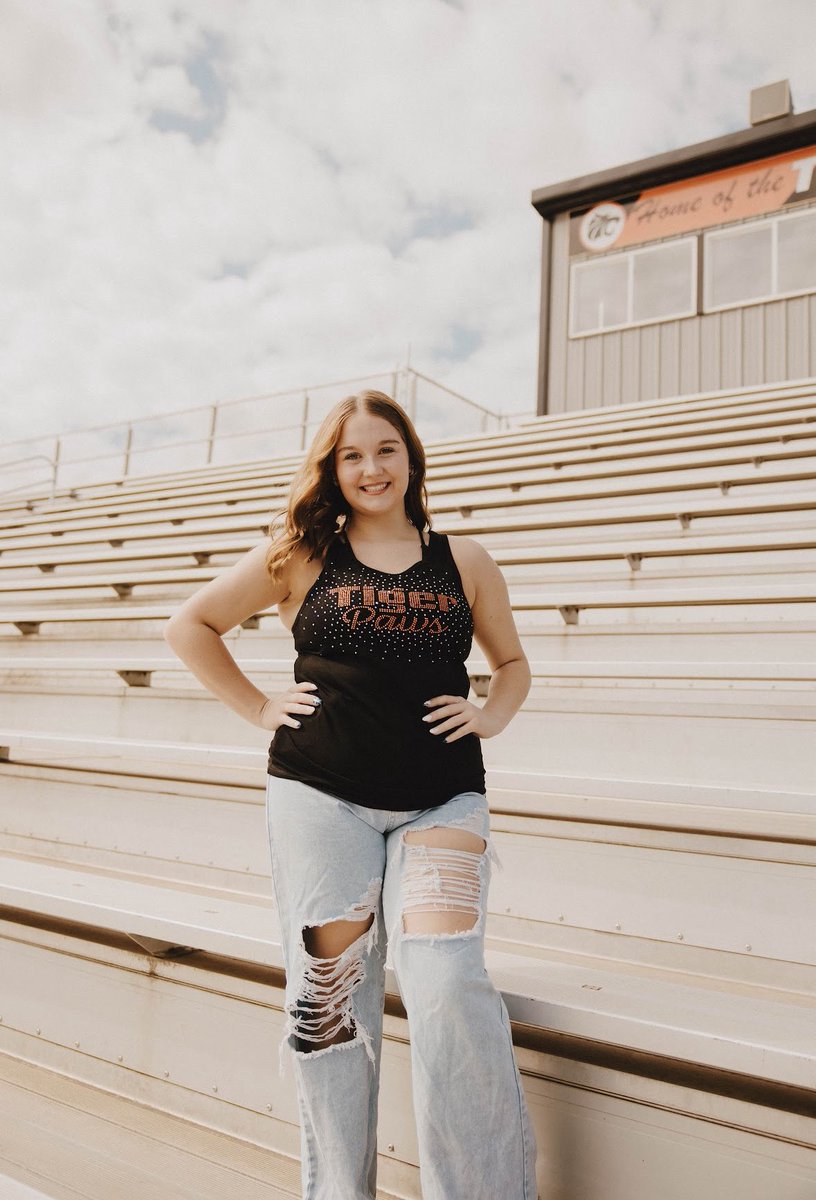 ShobbsIA's tweet photo. My girl has dreamed of the day she would be a Tiger Paw. I’m so proud of her for reaching her dream! https://t.co/J8dLzdjsc0