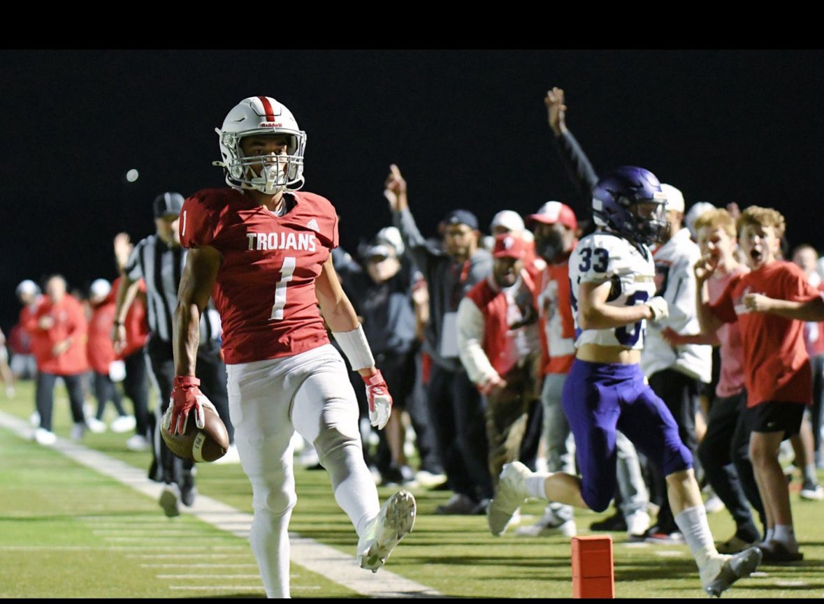 D_Mac24's tweet photo. #aproblem @DantedatDixon @PHTrojansFB @PrepsKC @WOWKCfootball @JPRockMO https://t.co/6vNqeQMuqS