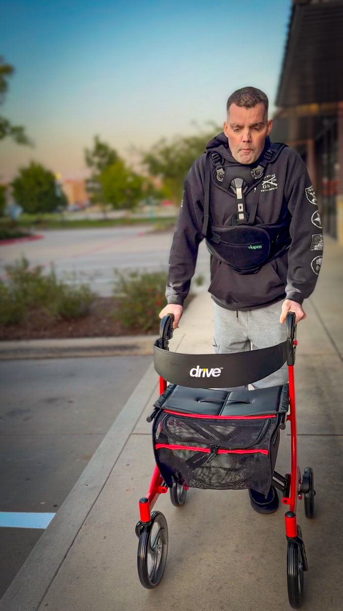 KLloydProject's tweet image. When Sgt. Kevin Lee Lloyd was in crisis, it wasn’t another Zoom call or empty promise that saved him. It was @_RWBray.

Sgt. Lloyd is a decorated Marine combat veteran who served 3 tours in Iraq &amp;amp; Afghanistan during OIF/OEF. Poisoned by burn pits, he now has stage IV colorectal…