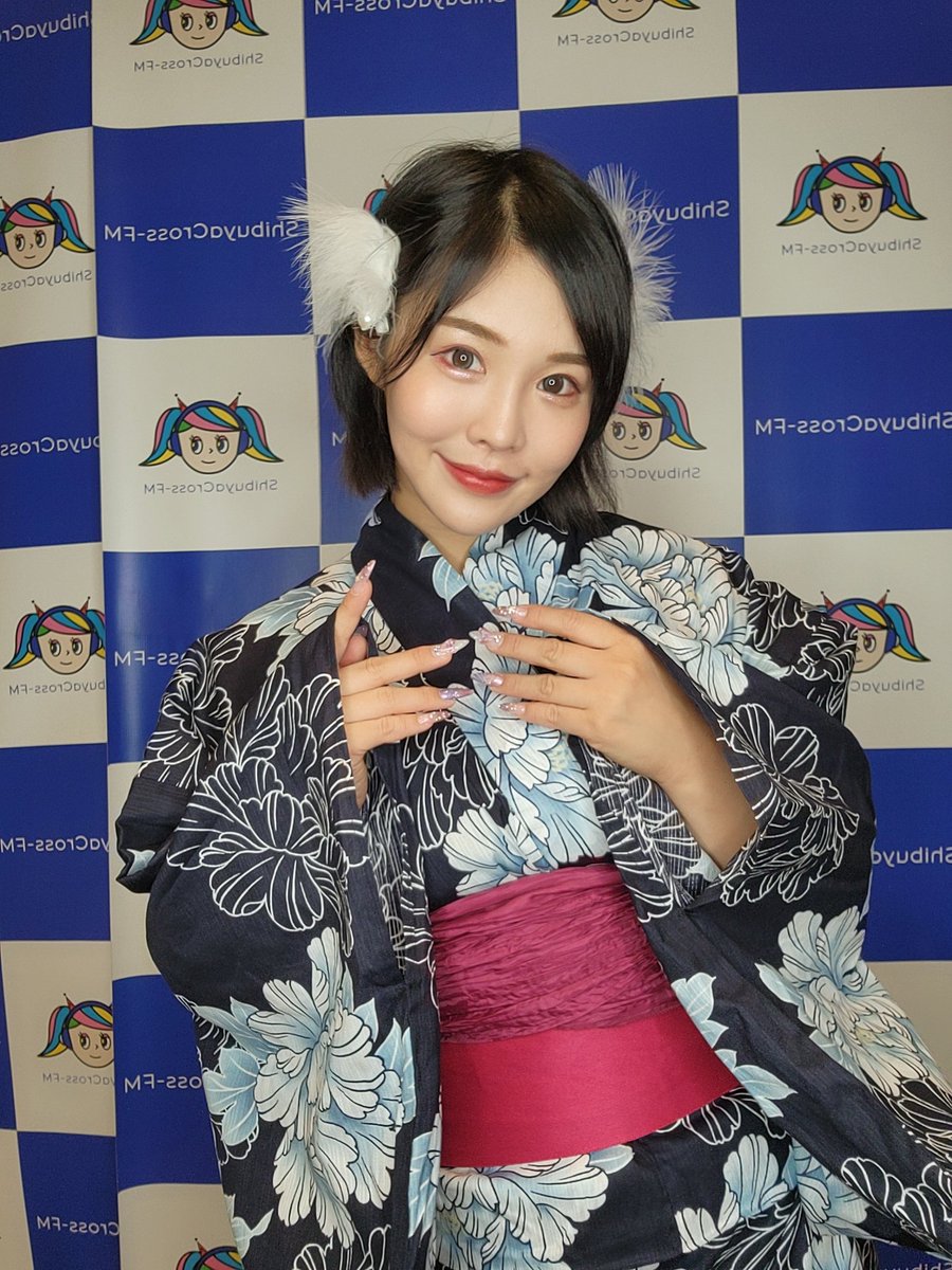 本日9/10❇️1~3部出演です🙋
1.2部→浴衣DAY👘
3部→学園🏫と盛り沢山ですよ🩷

ラジオの時に来てた浴衣を
初披露するか悩んでます🥹
事前ブロマイドプランあるなら
写真の浴衣にするので
予約お待ちしてます🙏

予約
superspark.tokyo

#すぱすぱ　#てんちむ代表就任 
　#スーパースパーク東京