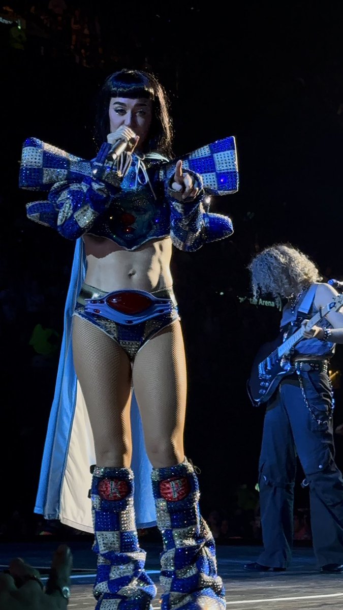 Soti 🌿🇦🇷🏳️🌈 (@pesotolp) on Twitter photo TE AMO KATY PERRY. Odiarte estará de moda pero yo siempre seré tu fan y Argentina te amará. Mientras yo exista siempre vas a tener un fan y si ya no te quedan fans es porque me morí #TheLifetimesTour 🦋 ❤️🇦🇷 <a href="/katyperry/">KATY PERRY</a> TE AMO KATY PERRY. Odiarte estará de moda pero yo siempre seré tu fan y Argentina te amará. Mientras yo exista siempre vas a tener un fan y si ya no te quedan fans es porque me morí #TheLifetimesTour 🦋 ❤️🇦🇷 <a href="/katyperry/">KATY PERRY</a>