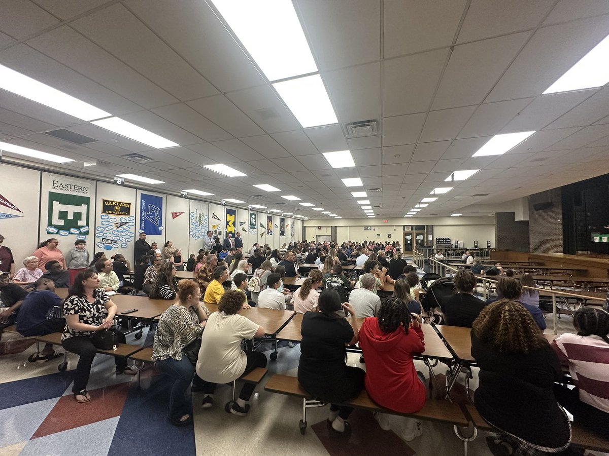 CarletonColts's tweet photo. Open House is happening! Come visit us until 8pm, today, September 9th.
#ColtsREACH https://t.co/wgtA8knqOd